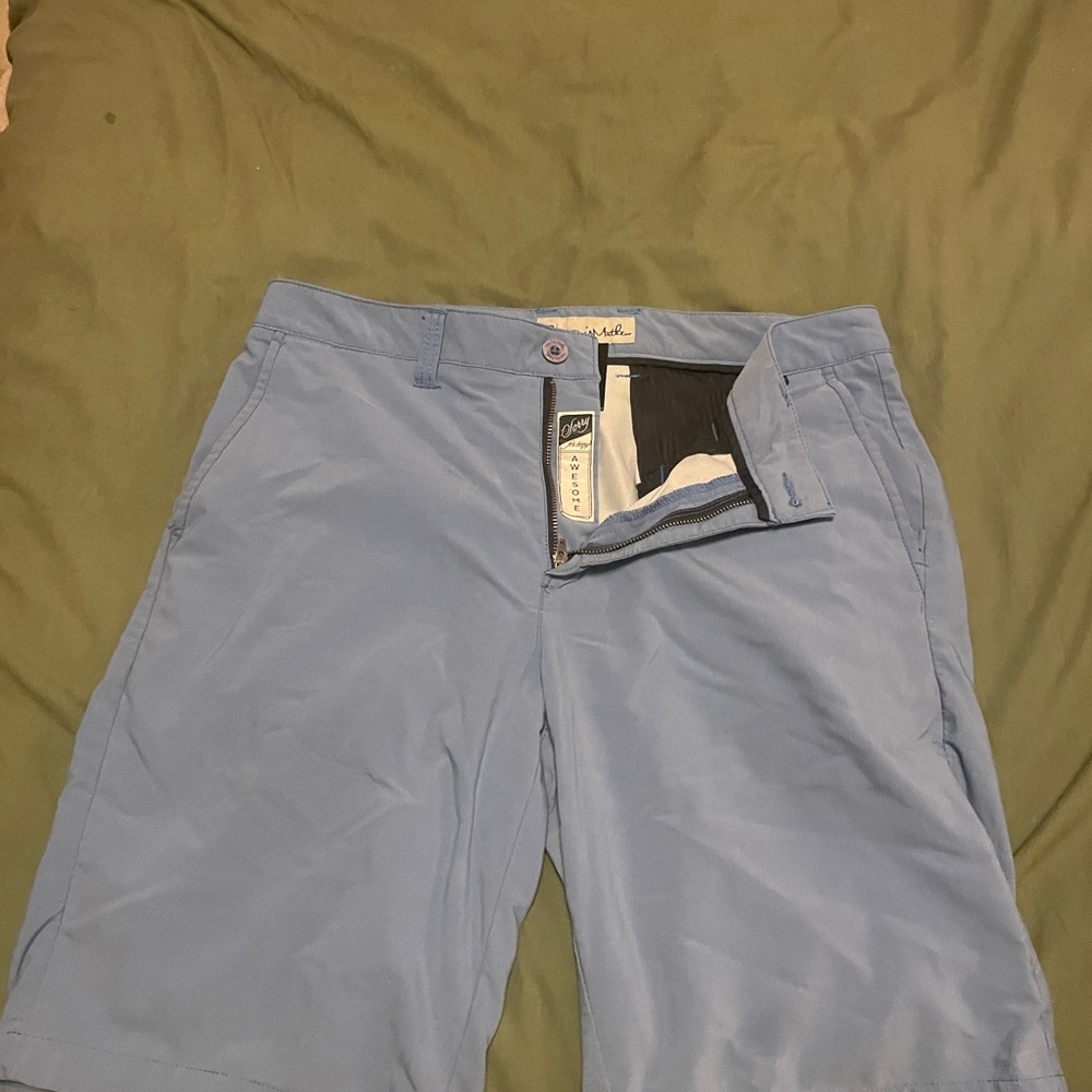 Travis mathew golf shorts size 34
